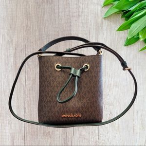 NWT Michael Kors brown logo bucket bag